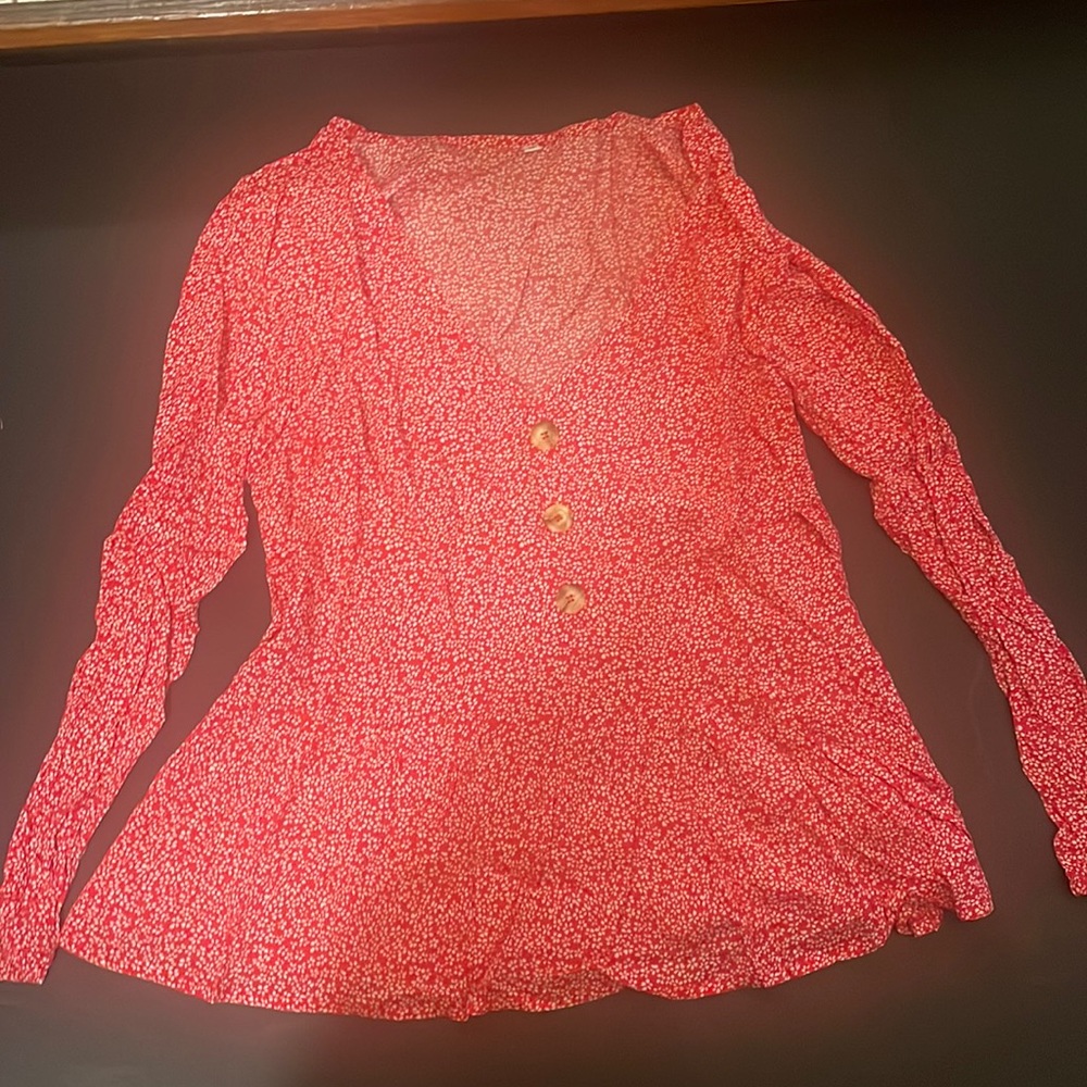 Beautiful flower blouse, never worn